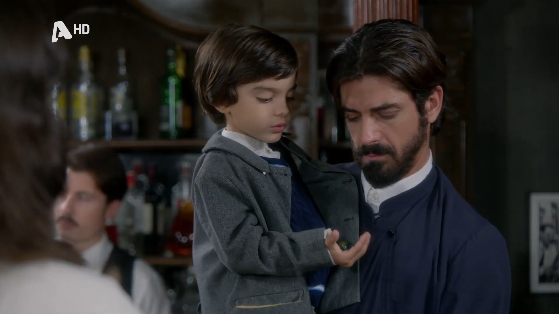 agios-erotas-o-patir-nikolaos-synodeyei-ti-mitera-toy-sto-sanatorio-1762958622