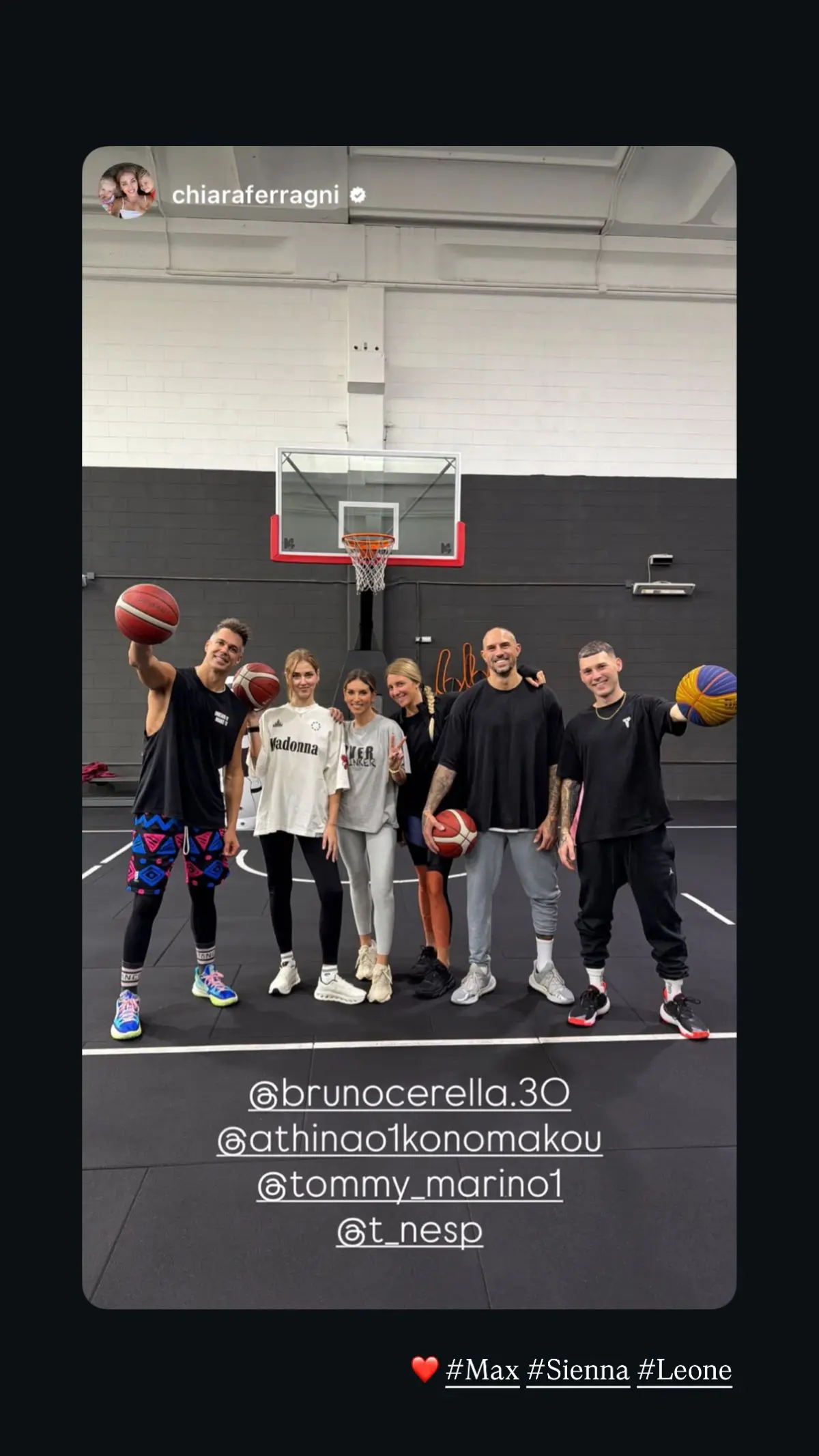 Αθηνά Οικονομάκου – Μπρούνο Τσερέλα: Έπαιξαν μπάσκετ με την Κιάρα Φεράνι (Εικόνα) 2 Η ανάρτηση της Αθηνάς Οικονομάκου με την Κιάρα Φεράνι