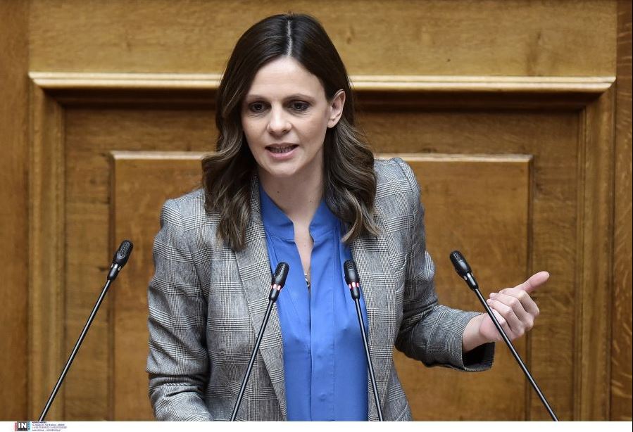 Αχτσιόγλου: Ο Τσίπρας δεν έπρεπε να αποχωρήσει – Δεν ήταν σωστή επιλογή να ηγηθώ του ΣΥΡΙΖΑ