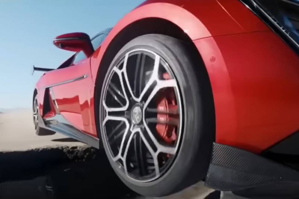 byd-hypercar-jump-03