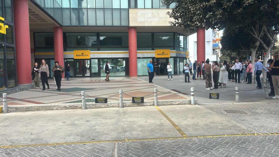 Κύπρος: Η γη συνεχίζει να σείεται μετά τον ισχυρό σεισμό άνω των 5 Ρίχτερ – Οι κάτοικοι στους δρόμους