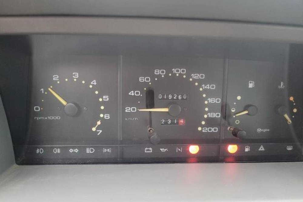 Εκθαμβωτικό Seat Ibiza «System Porsche» με μόλις 19.500 χλμ! 17 cbf8605a-1370-48c8-80c1-333a1e0e8976_rule=mo-640