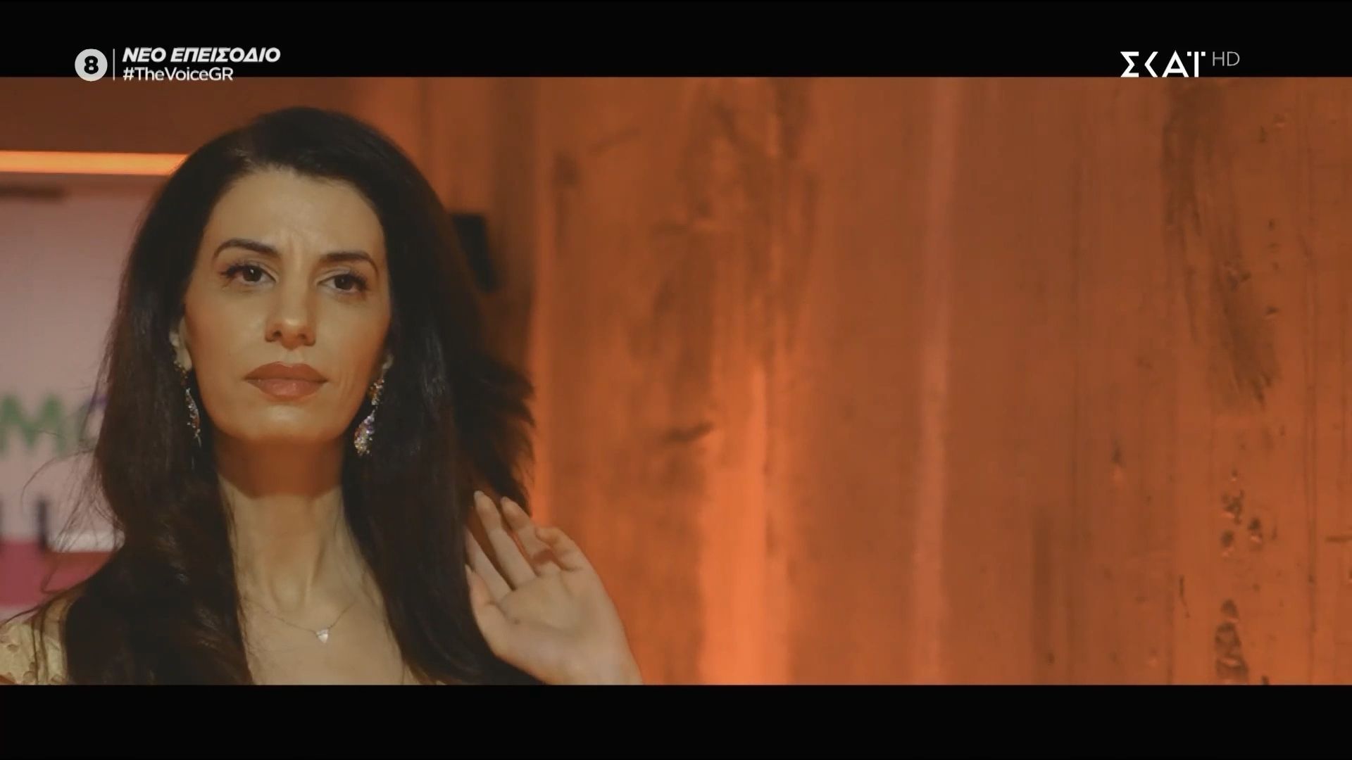 chara-eimai-moni-choris-oikogeneia-omos-echo-ayti-tin-yperochi-kori-1763240921