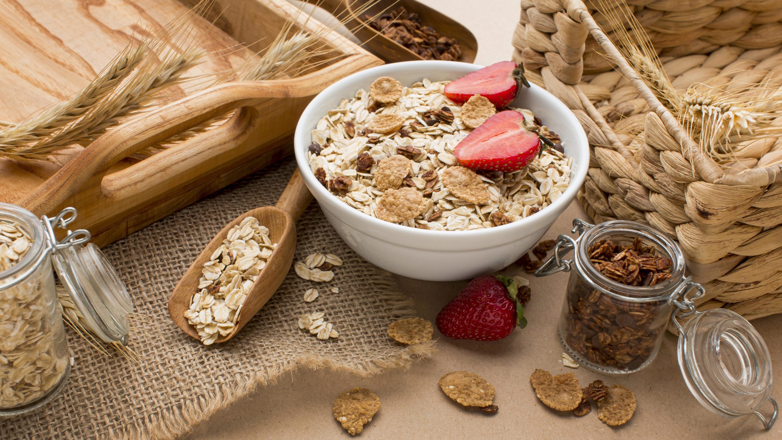 close-up-breakfast-with-cereals-weight-loss-scaled
