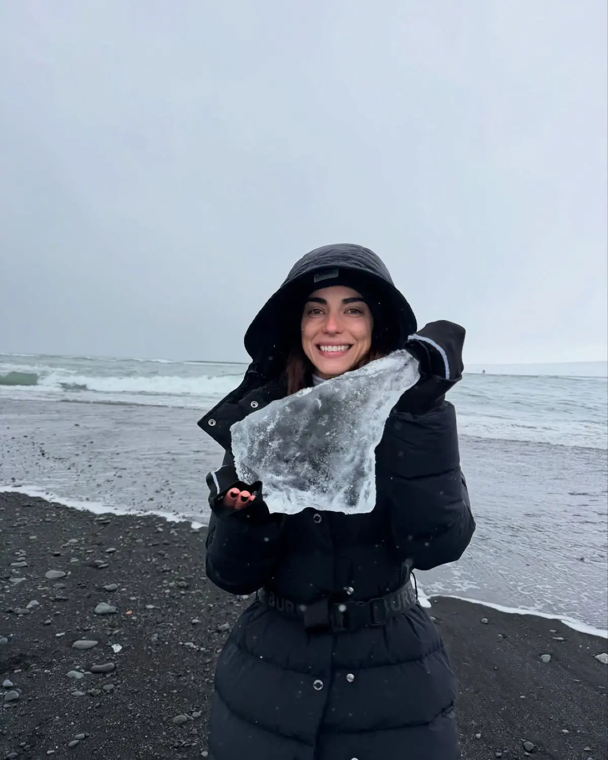 Κωνσταντίνος Βασάλος – Δανάη Βαρθολομάτου: Αξέχαστη περιπέτεια για το ζευγάρι στην Ισλανδία (Φωτογραφίες) 32 Ο Κωνσταντίνος Βασάλος και η Δανάη Βαρθολομάτου στην Ισλανδία