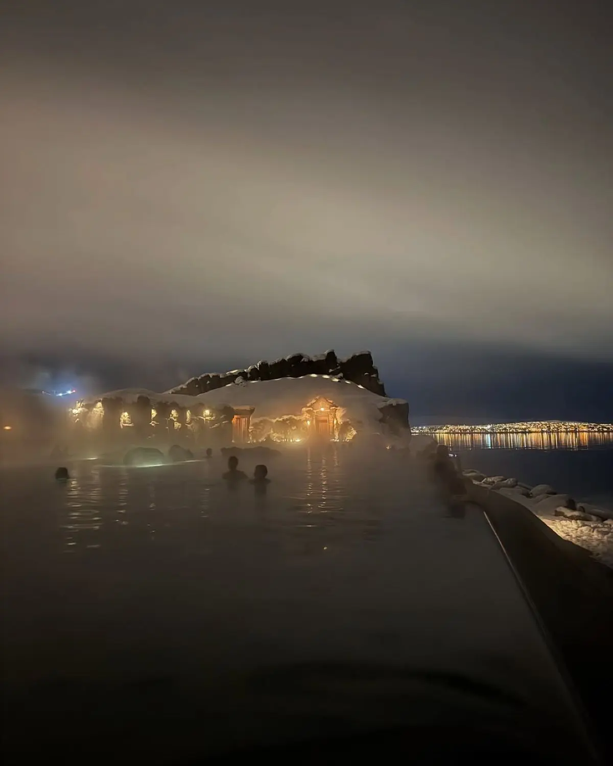 Κωνσταντίνος Βασάλος – Δανάη Βαρθολομάτου: Αξέχαστη περιπέτεια για το ζευγάρι στην Ισλανδία (Φωτογραφίες) 30 Ο Κωνσταντίνος Βασάλος και η Δανάη Βαρθολομάτου στην Ισλανδία