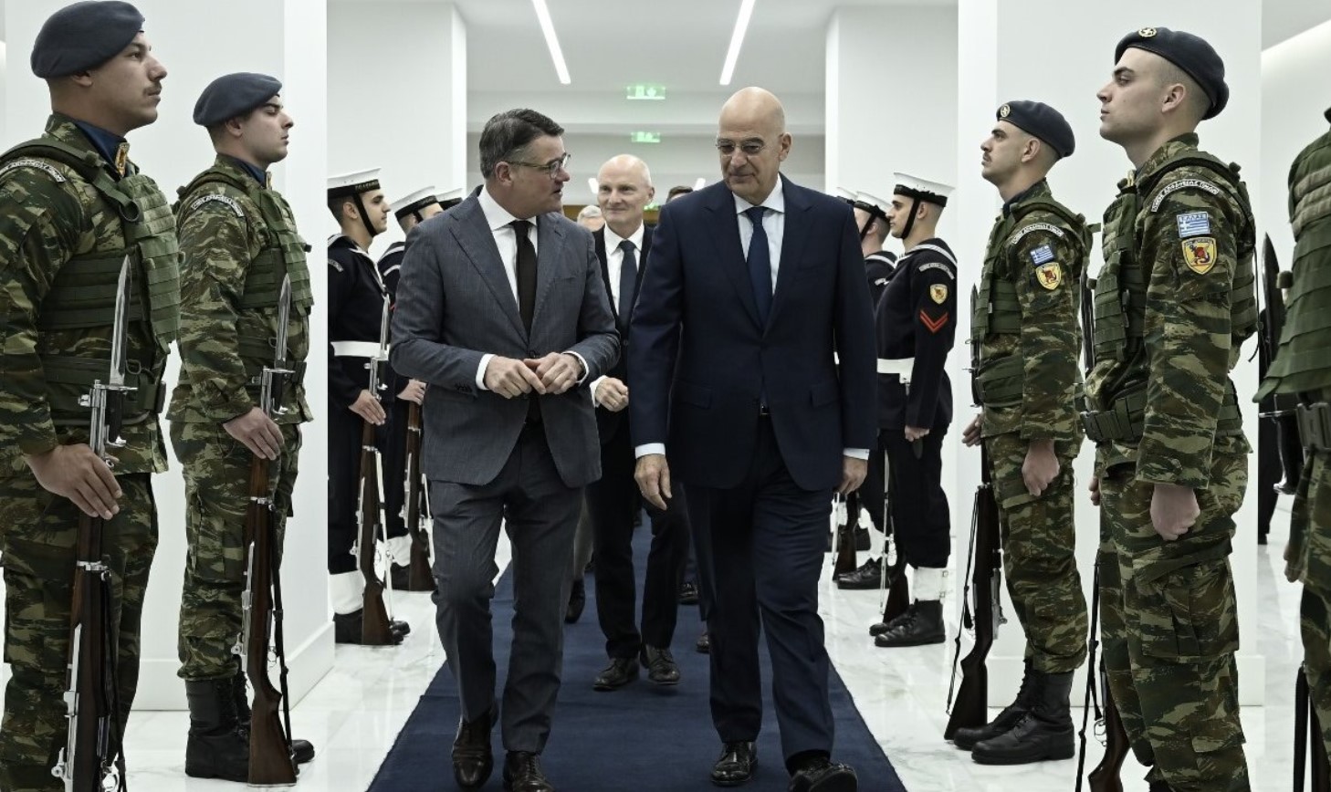 Νίκος Δένδιας: Επαφές με τον πρωθυπουργό της Έσσης και τον Αρχιεπίσκοπο Κύπρου