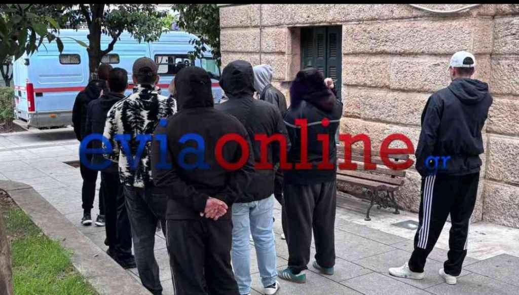 Χαλκίδα: Νεκροψία αποκαλύπτει τραύματα σε καρδιά, πρόσωπο και πλάτη του 20χρονου Μάριου – Το Σάββατο η κηδεία του 2 Άνθρωποι