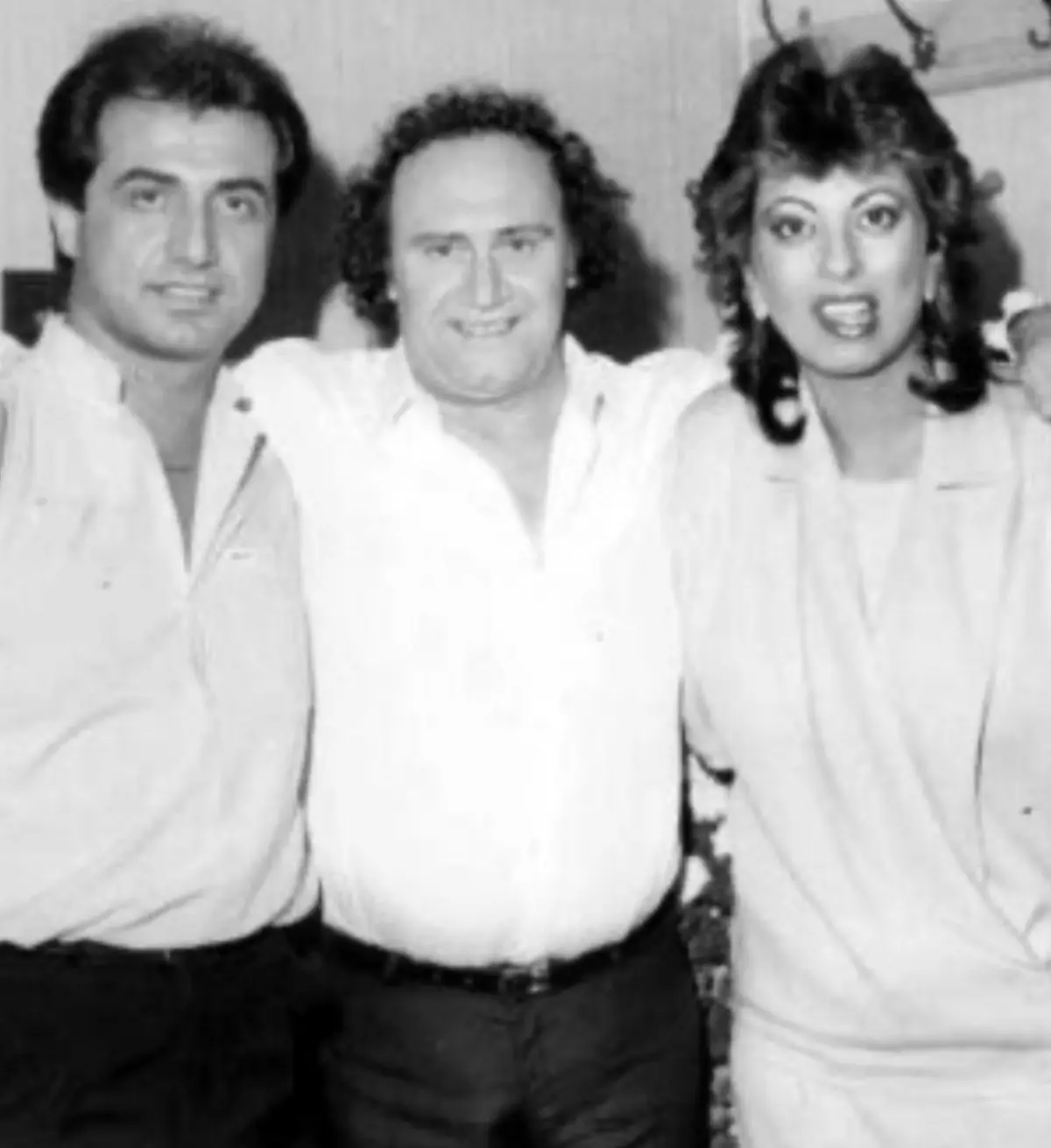 Άντζελα Δημητρίου & Λευτέρης Πανταζής εξομολογούνται: «Στην πραγματικότητα χωρίσαμε λόγω των γονιών μας» 9 Εξώφυλλο με τον Λευτέρη Πανταζή και την Άντζελα Δημητρίου