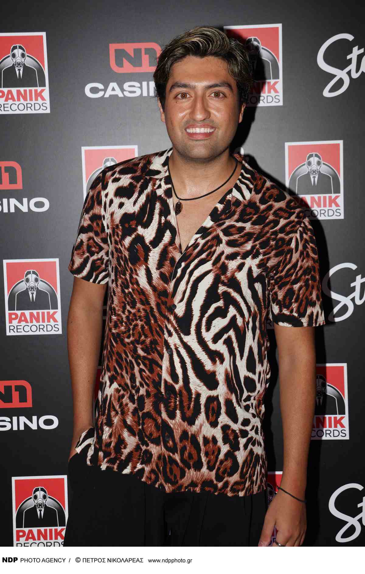 Καίτη Γαρμπή & Διονύσης Σχοινάς: Ο γιος τους έκλεισε τα 26 – Οι δημόσιες ευχές τους 2 Δημήτρης Σχοινάς