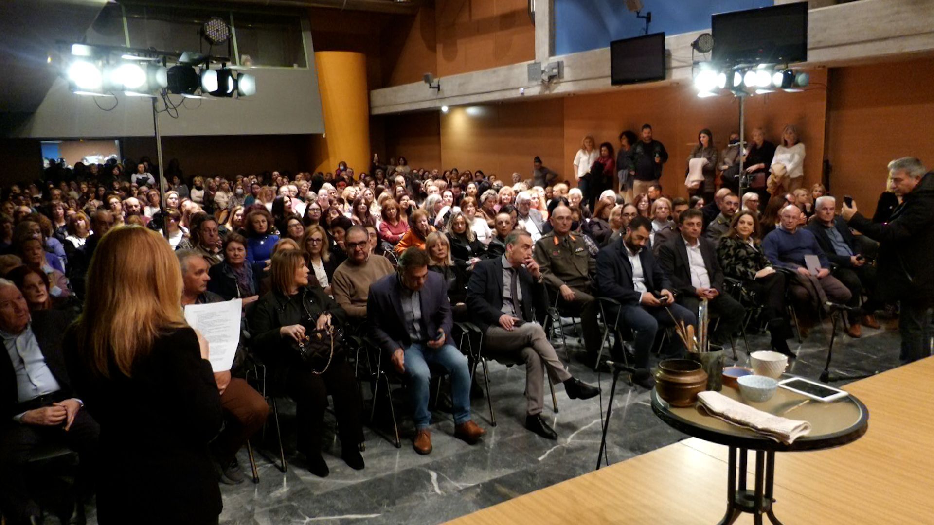 Στη Λιβαδειά η παράσταση του Μιχαήλ Άνθη “Άγουρα Κεράσια”.