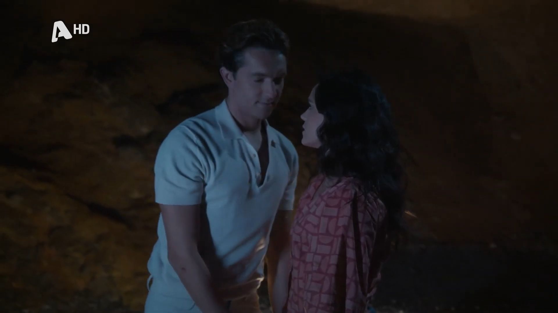 divΝα-Μ-αγαπάς-Ο-Ορφέας-και-η-Φωτεινή-ζουν-μαγικές-ερωτικές-στιγμέςdiv