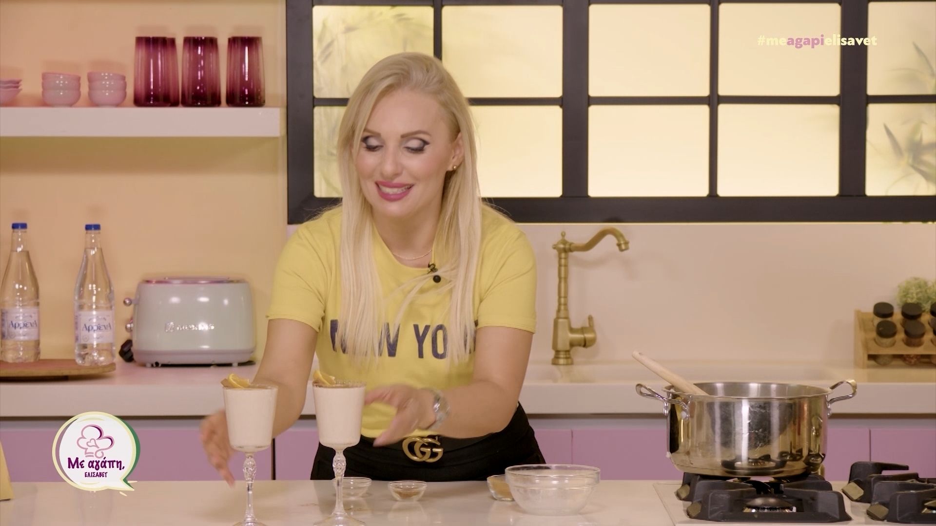 divΠέννες-με-σολομό-και-κρέμα-γάλακτος-και-Μαμαδίστικο-Ρυζόγαλο-από-την-Ελισάβετ-Κοντοκώσταdiv