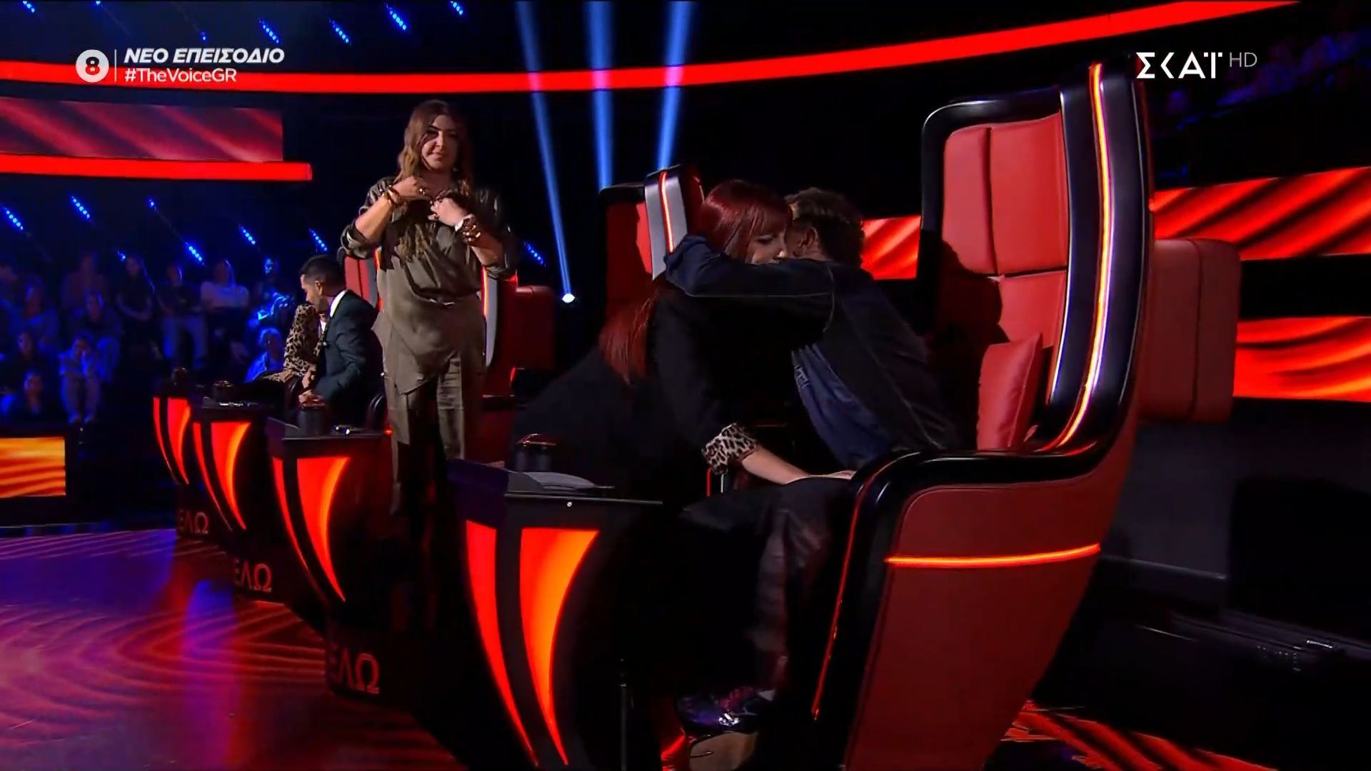 divΤο-ατύχημα-της-Μαριλένας-στην-καρέκλα-του-Μαζωνάκη-Δεν-πειράζει-να-είσαι-καλά-ευλογημένηdiv