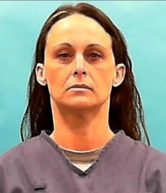 Μητέρα αρνείται ότι έπνιξε την 7χρονη κόρη της σε πισίνα – «Η μαμά την σκότωσε», είχε δηλώσει ο γιος της 3 Μητέρα αρνείται ότι έπνιξε την 7χρονη κόρη της σε πισίνα – «Η μαμά την σκότωσε», είχε δηλώσει ο γιος της