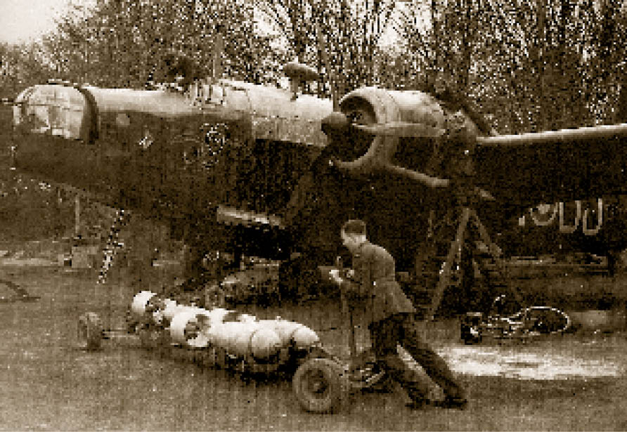 Β΄ ΠΠ: Οι νυχτερινές αποστολές της RAF 10 Β΄ ΠΠ: Οι νυχτερινές αποστολές της RAF