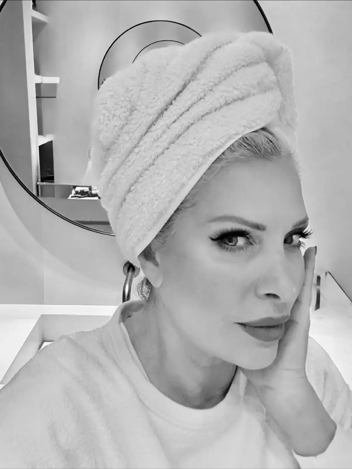 Η Ελένη Μενεγάκη στο Instagram