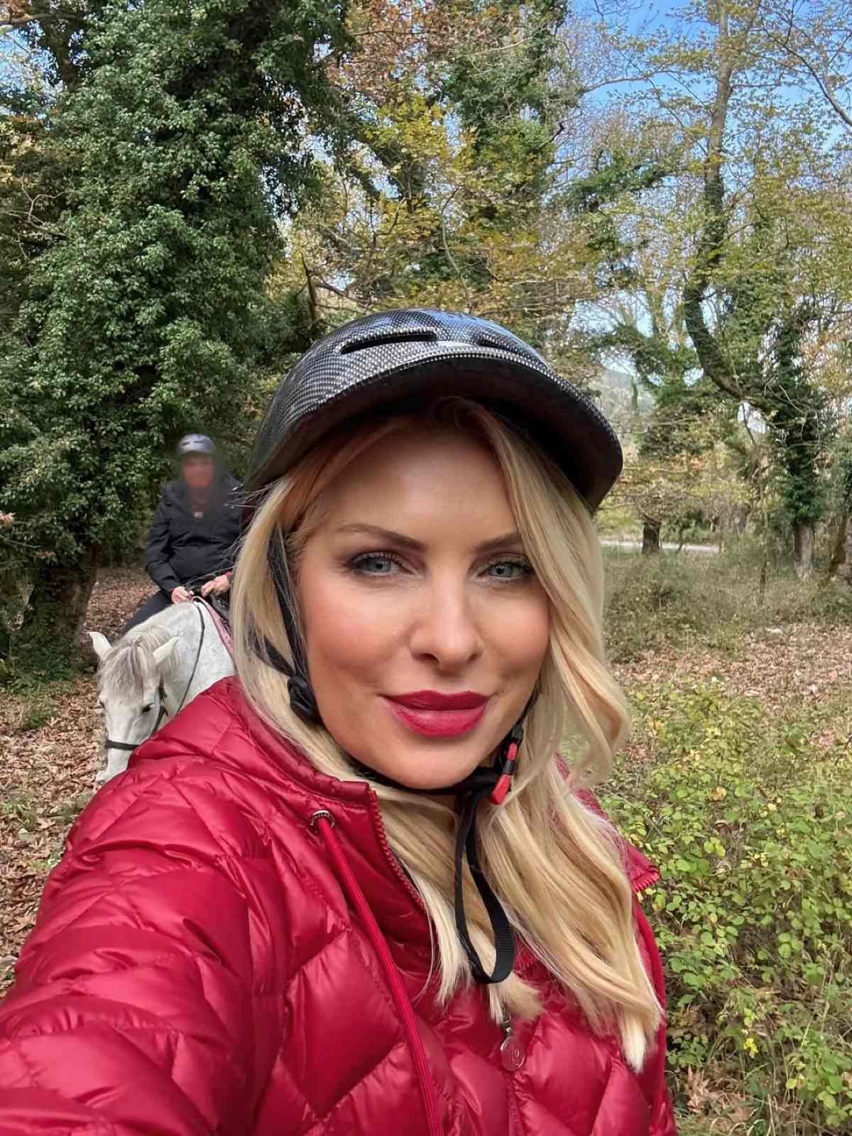 Η Ελένη Μενεγάκη στο Instagram