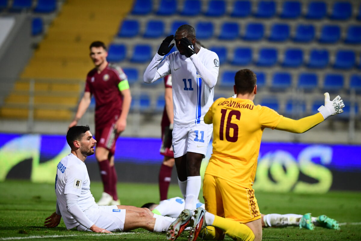 Λευκορωσία – Ελλάδα 0-0: «Άτονη» η Εθνική ποδοσφαίρου με δύο δοκάρια στο τέλος των προκριματικών του Μουντιάλ