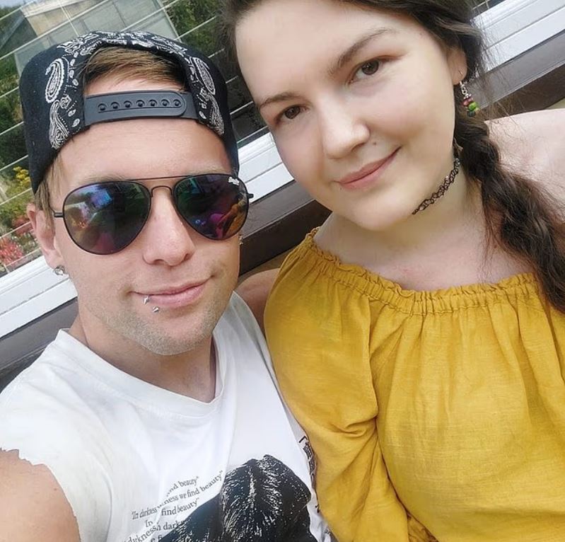 Φρικτή δολοφονία 32χρονης: Το σκηνικό τρόμου σε Airbnb με τον 53χρονο δράστη 8 Φρικτή δολοφονία 32χρονης: Το σκηνικό τρόμου σε Airbnb με τον 53χρονο δράστη