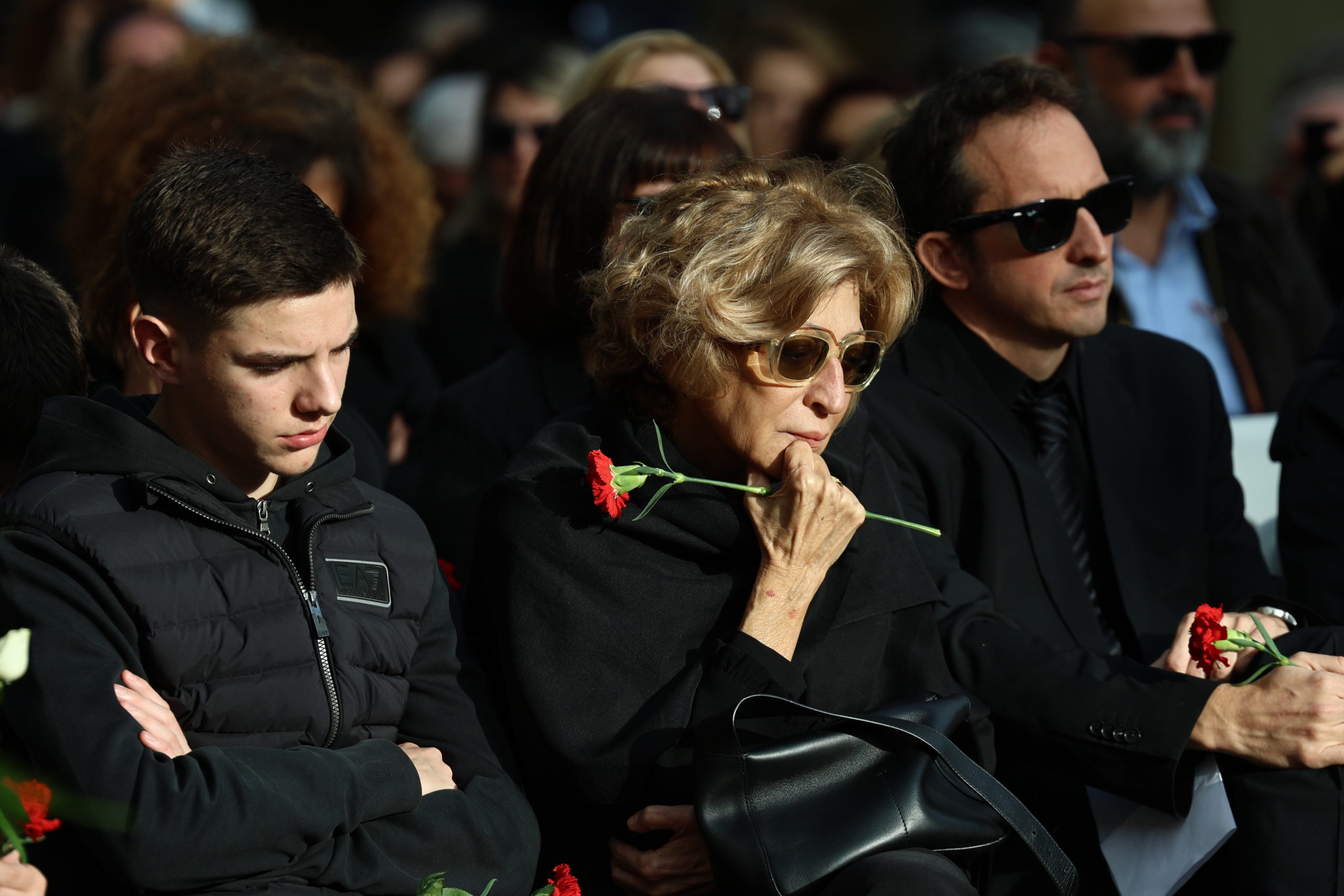 Συγκίνηση στην πολιτική κηδεία του Αλέκου Φλαμπουράρη – Ποιοι παρευρέθηκαν, οι συγκλονιστικοί επικήδειοι 28 Συγκίνηση στην πολιτική κηδεία του Αλέκου Φλαμπουράρη – Ποιοι παρευρέθηκαν, οι συγκλονιστικοί επικήδειοι