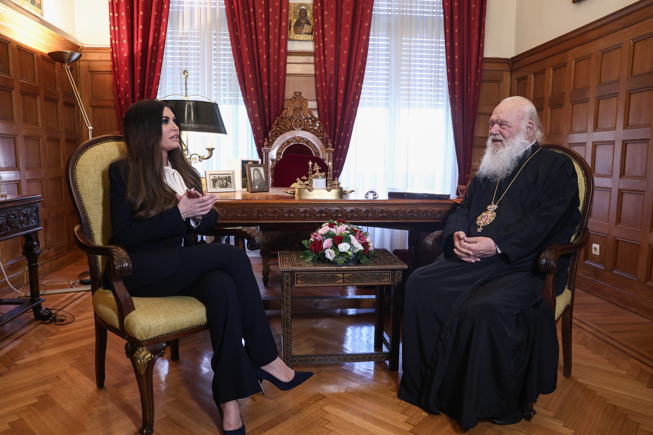 Κίμπερλι Γκίλφοϊλ: Επισκέφθηκε τον Αρχιεπίσκοπο Ιερώνυμο – «Τιμή και ευλογία» δηλώνει η νέα πρέσβης των ΗΠΑ 12 Κίμπερλι Γκίλφοϊλ: Επισκέφθηκε τον Αρχιεπίσκοπο Ιερώνυμο – «Τιμή και ευλογία» δηλώνει η νέα πρέσβης των ΗΠΑ