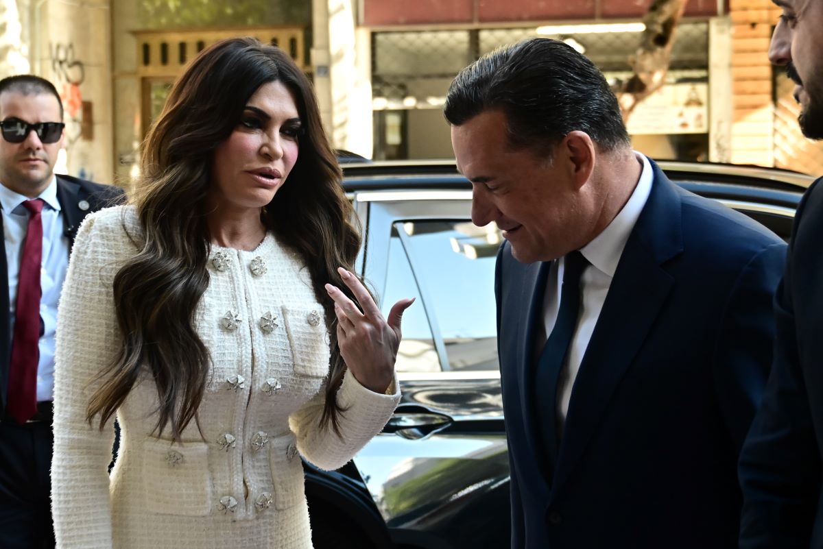 Η Κίμπερλι Γκιλφόιλ με τον Άδωνι Γεωργιάδη