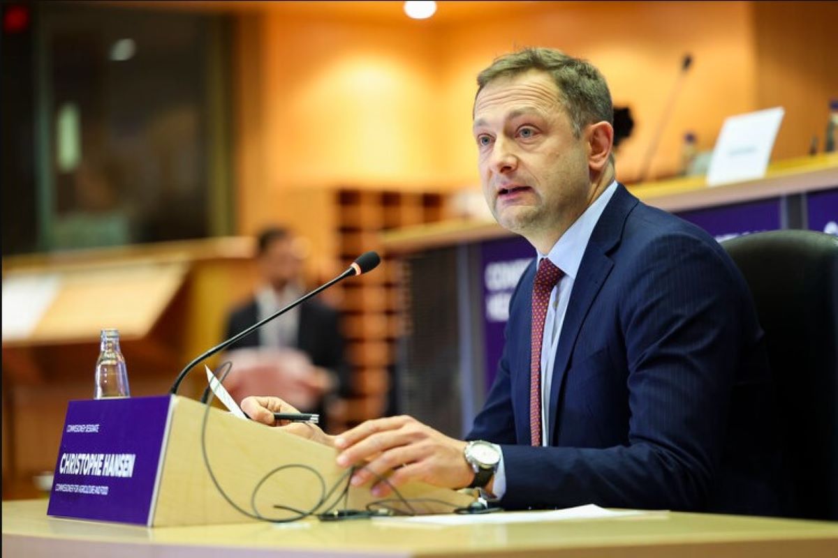 Επίτροπος Γεωργίας της ΕΕ για ΟΠΕΚΕΠΕ: «Το σχέδιο δράσης δεν σχετίζεται με τις πληρωμές»