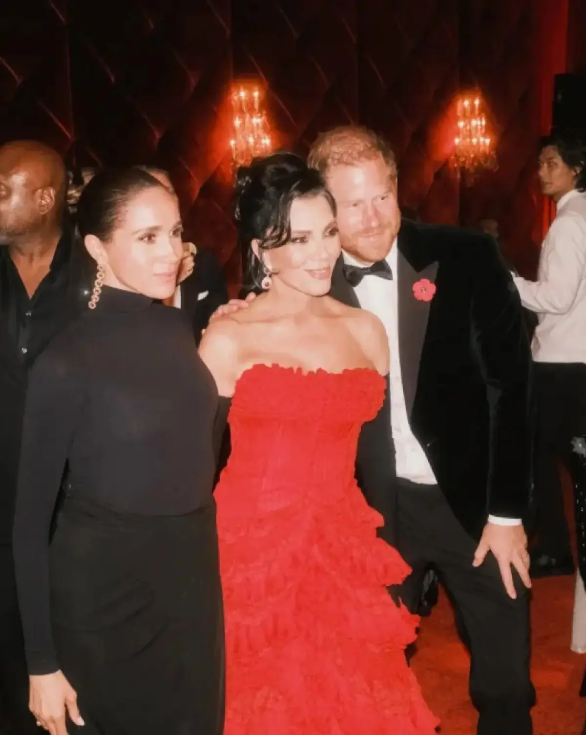 Κιμ Καρντάσιαν – Κρις Τζένερ: Αφαίρεσαν τις εικόνες της Μέγκαν Μαρκλ και του πρίγκιπα Χάρι από το πάρτι γενεθλίων! 3 Η Κρις Τζένερ με τον Χάρι και την Μέγκαν
