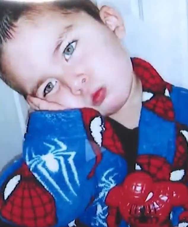 Τρόμος στο Λος Άντζελες: 8χρονος κακοποιήθηκε και σκοτώθηκε από γονείς και γιαγιά – Ανακαλύφθηκε σε ψυγείο 2 Τρόμος στο Λος Άντζελες: 8χρονος κακοποιήθηκε και σκοτώθηκε από γονείς και γιαγιά – Ανακαλύφθηκε σε ψυγείο