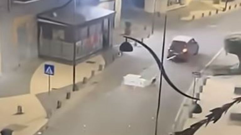 Ιταλία: Αφαίρεσαν ΑΤΜ και το έσυραν με όχημα στους δρόμους – Δείτε το βίντεο