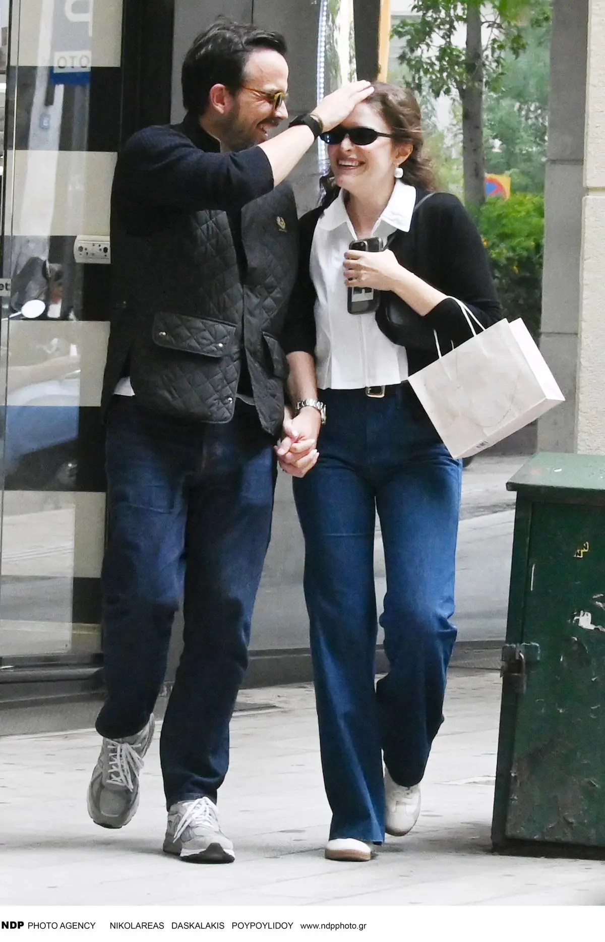 Η Καλλιόπη Χάσκα χέρι χέρι με τον σύντροφό της στο Κολωνάκι