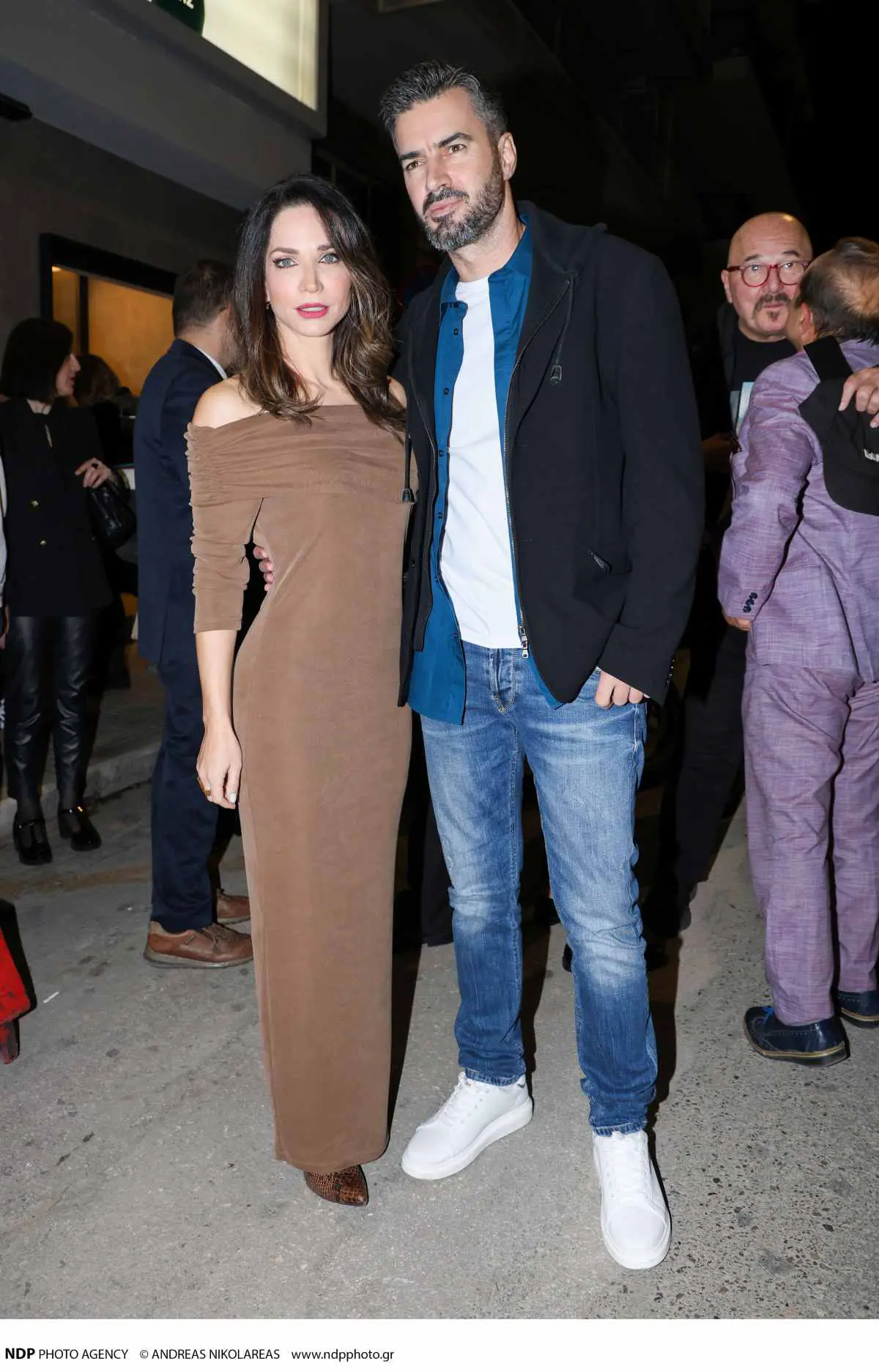 Κατερίνα Γερονικολού – Γιάννης Τσιμιτσέλης: Το λατρεμένο ζευγάρι ενώνει τις δυνάμεις του στη σκηνή (Φωτογραφίες) 7 Η Κατερίνα Γερονικολού και ο Γιάννης Τσιμιτσέλης στην πρεμιέρα "Το Όνομα"