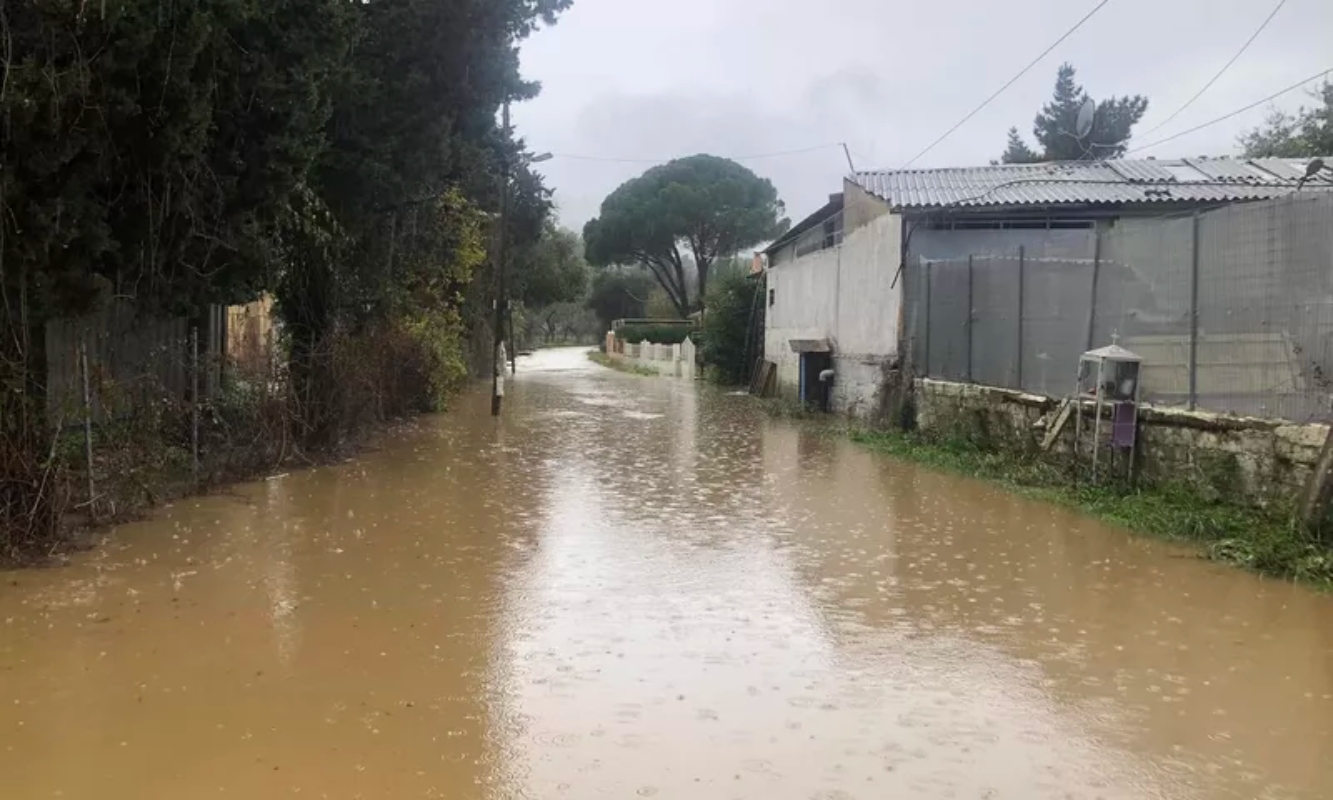 Οι πλημμυρισμένοι δρόμοι στην Κέρκυρα