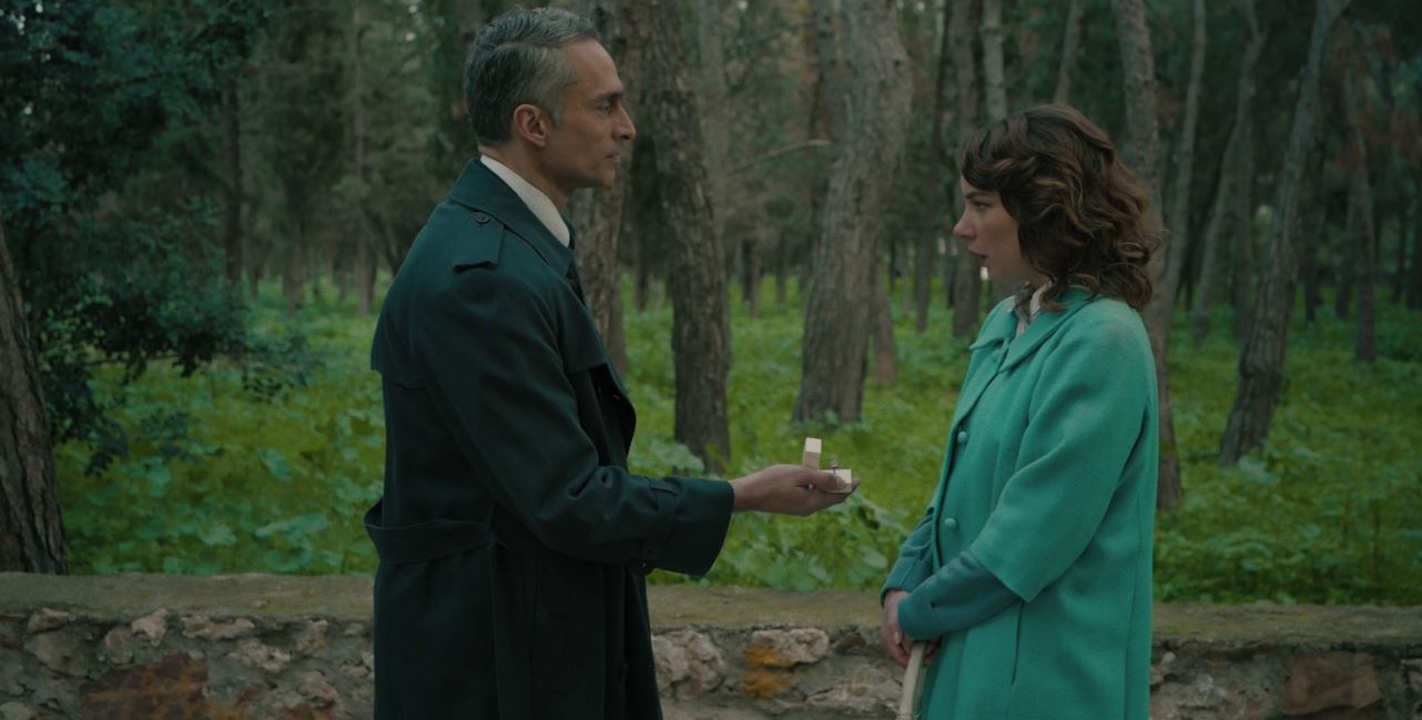 “Το Σπίτι Δίπλα στο Ποτάμι: Η Ιουλία λαμβάνει πρόταση γάμου από τον Κίμωνα”