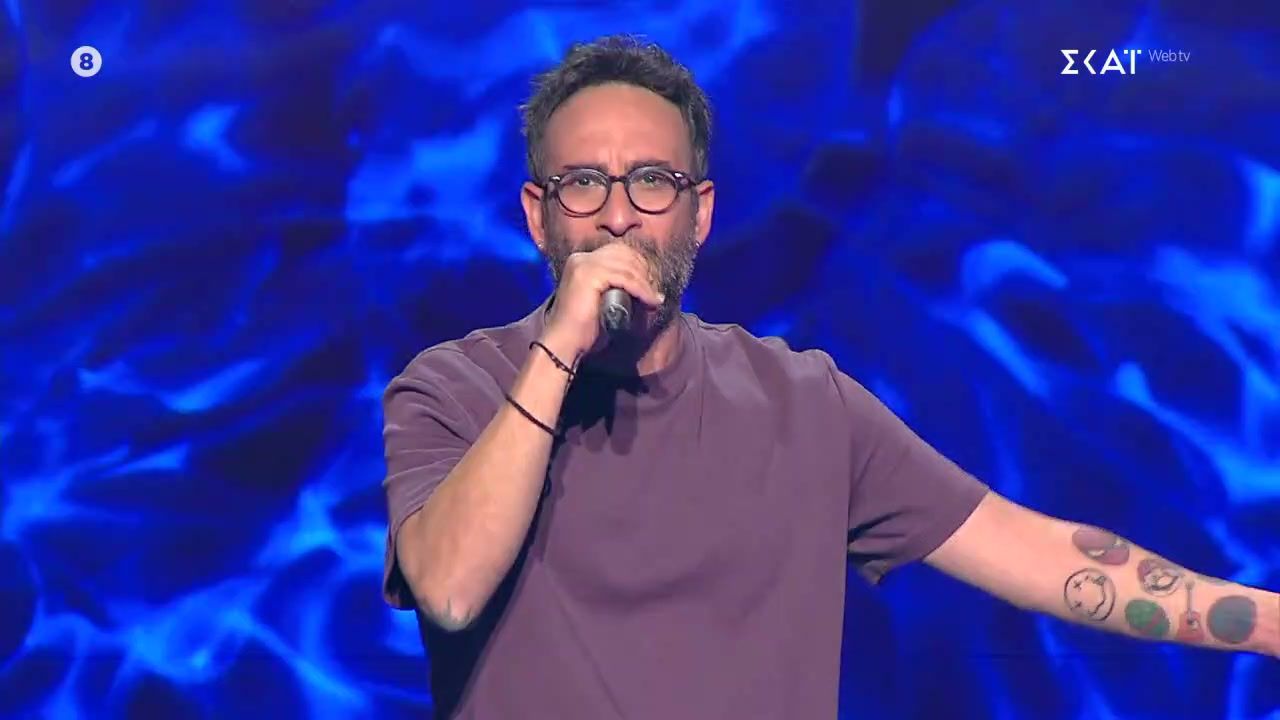 konstantinos-komodromos-akoma-mia-1763325811