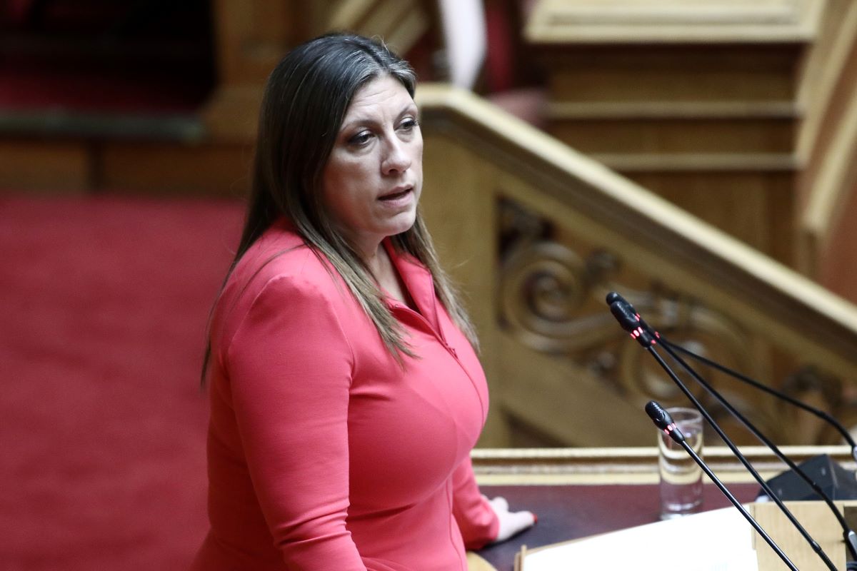 Κωνσταντοπούλου: «Πάντα υποστήριζα την ενημέρωση ενώ εσείς την προπαγάνδα» – Οι δηλώσεις της για την παραίτηση Καραναστάση