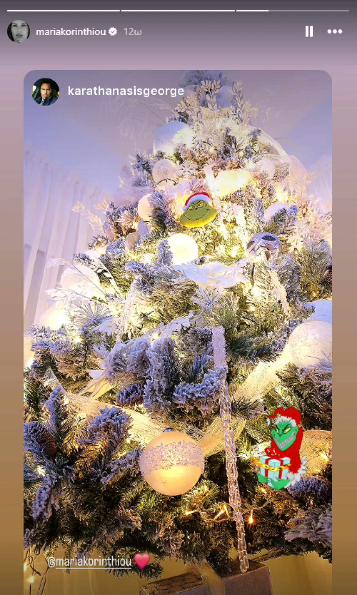 Μαρία Κορινθίου & Γιώργος Καραθανάσης: Έτοιμοι για Χριστούγεννα με το λευκό τους δέντρο 3 Το δέντρο που στόλισαν Κορινθίου και Καραθανάσης