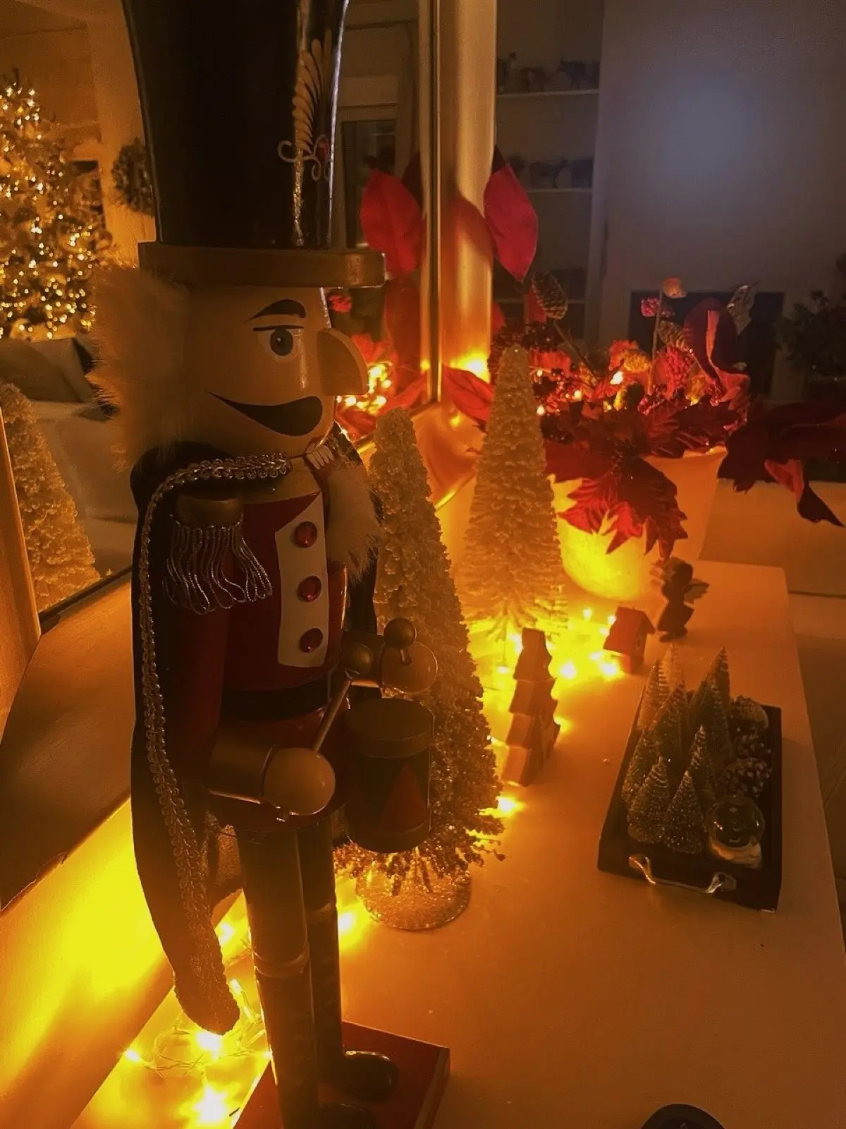 Ρούλα Κορομηλά: Χριστουγεννιάτικη διακόσμηση – Παραμυθένια η μονοκατοικία της στην Κηφισιά 16 Το στολισμένο σπίτι της Ρούλας Κορομηλά