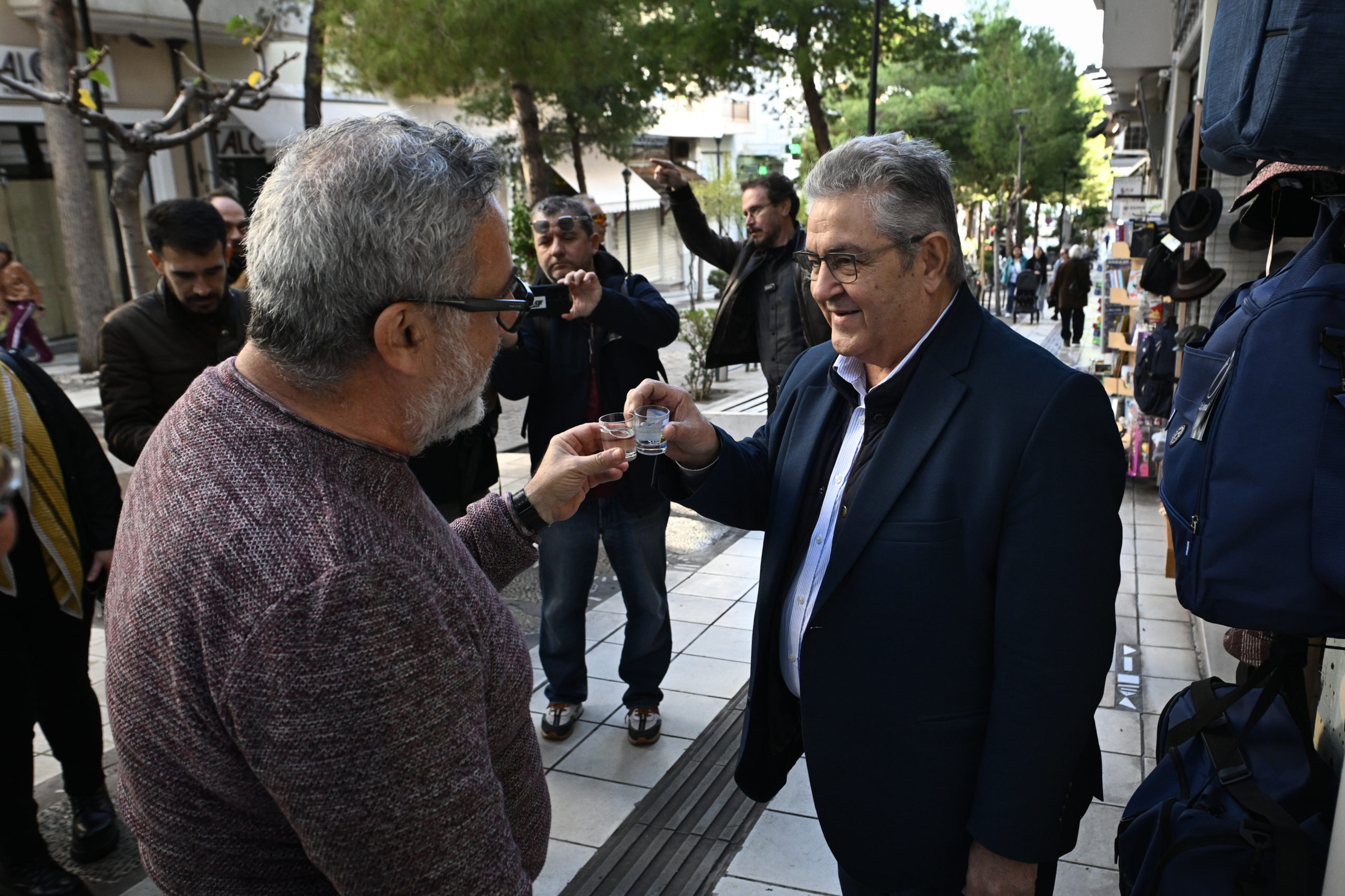 Κουτσούμπας: «Ο λαός να στηρίξει τις ελπίδες του στο ΚΚΕ, που επιμένει στη σοσιαλιστική κατεύθυνση» – Διήμερη περιοδεία στην Κρήτη 4 Δημήτρης Κουτσούμπας περιοδεία Κρήτη