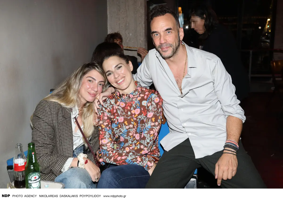 Μουζουράκης: Η πρώτη κοινή εμφάνιση με την Κόζαρη μετά τη γέννηση του δεύτερου μωρού τους 4 Η Μαριλού Κόζαρη, ο Πάνος Μουζουράκης και η Μέλια Κρέιλινγκ