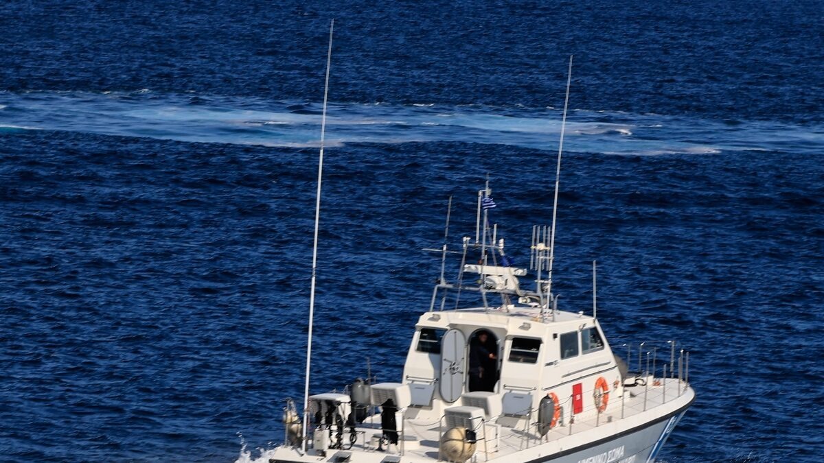 Γαύδος: Συνεχίζονται οι έρευνες για 8 αγνοούμενους μετανάστες του ναυαγίου