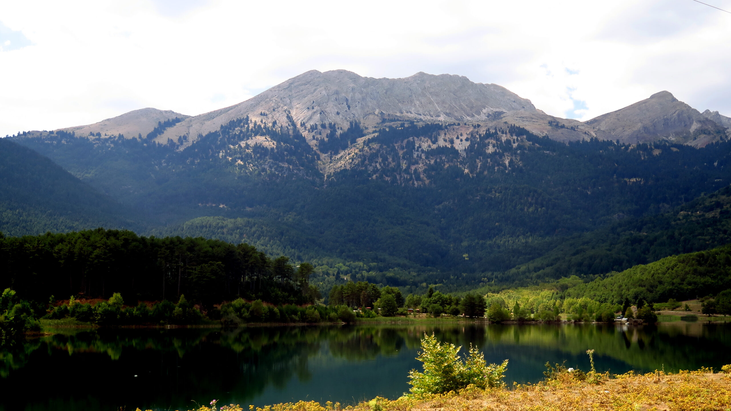 Λίμνη Δόξα: Φθινοπωρινή εξόρμηση στη «μικρή Ελβετία» της ορεινής Κορινθίας, μόλις 3 ώρες από την Αθήνα 8 Λίμνη Δόξα