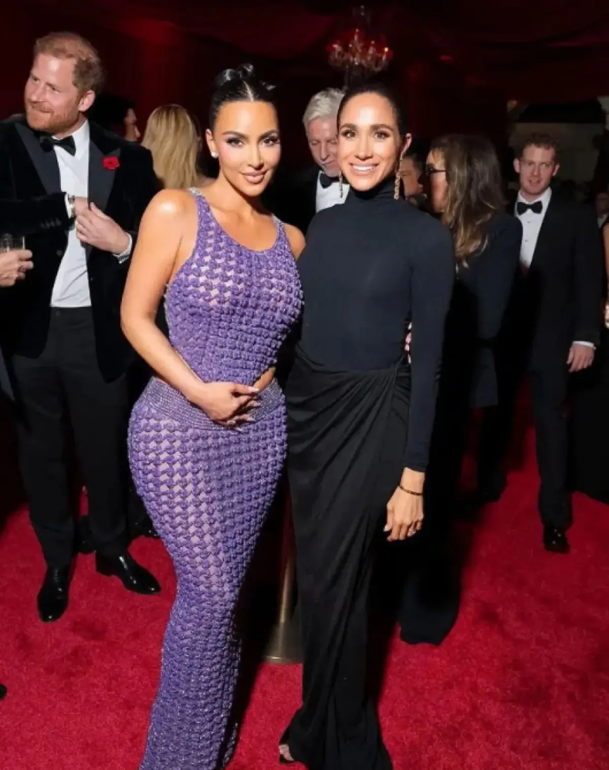 Κιμ Καρντάσιαν – Κρις Τζένερ: Αφαίρεσαν τις εικόνες της Μέγκαν Μαρκλ και του πρίγκιπα Χάρι από το πάρτι γενεθλίων! 4 Η Μέγκαν με την Κιμ Καρντάσιαν