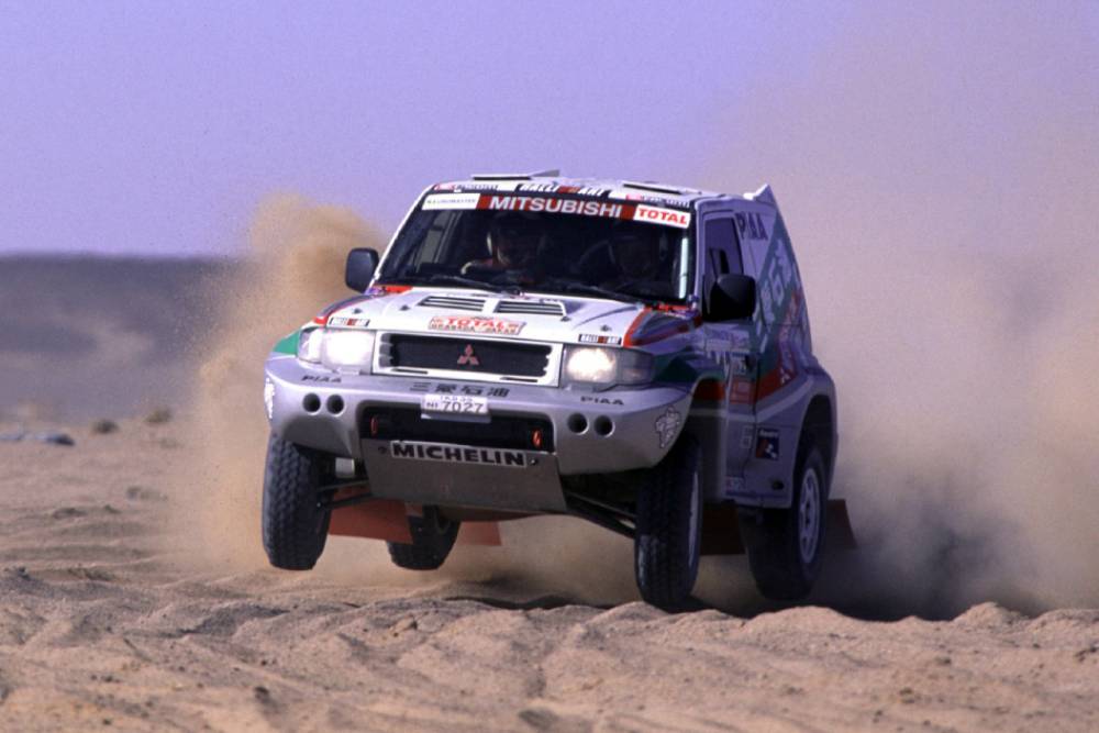 Κερωμένο Mitsubishi Pajero Evo δεν ανεβαίνει ποτέ βουνό