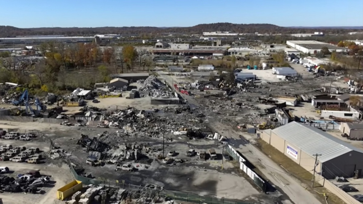 mixcollage-08-nov-2025-04-48-am-8017