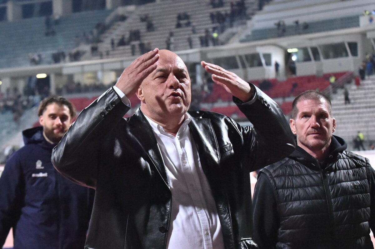 Ο Αχιλλέας Μπέος έστειλε φιλιά στην «πράσινη» κερκίδα μετά την ήττα του Παναθηναϊκού από τον Βόλο