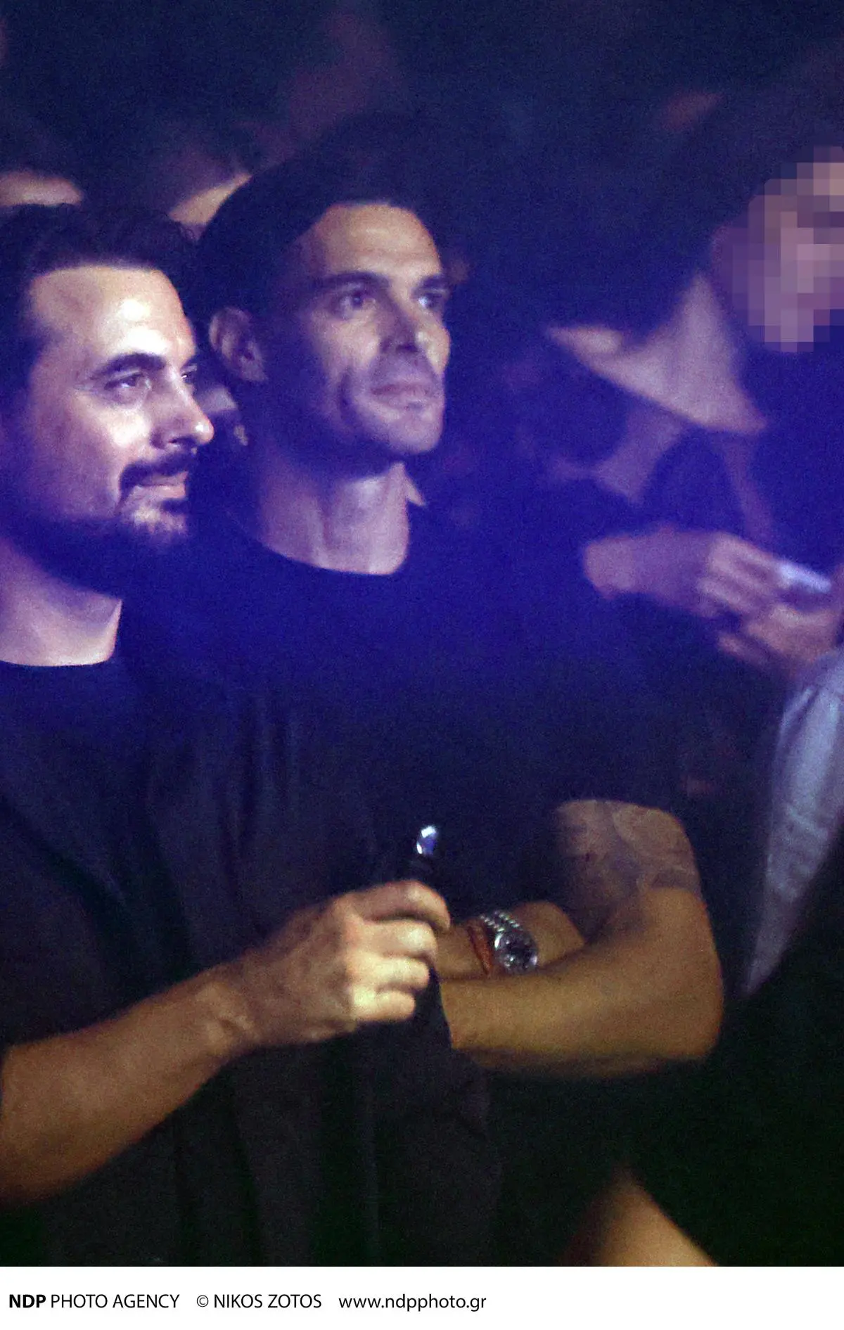 Ο Αλμπέρτο Μποτία χαζεύει την Ελένη Φουρέιρα στο Lohan