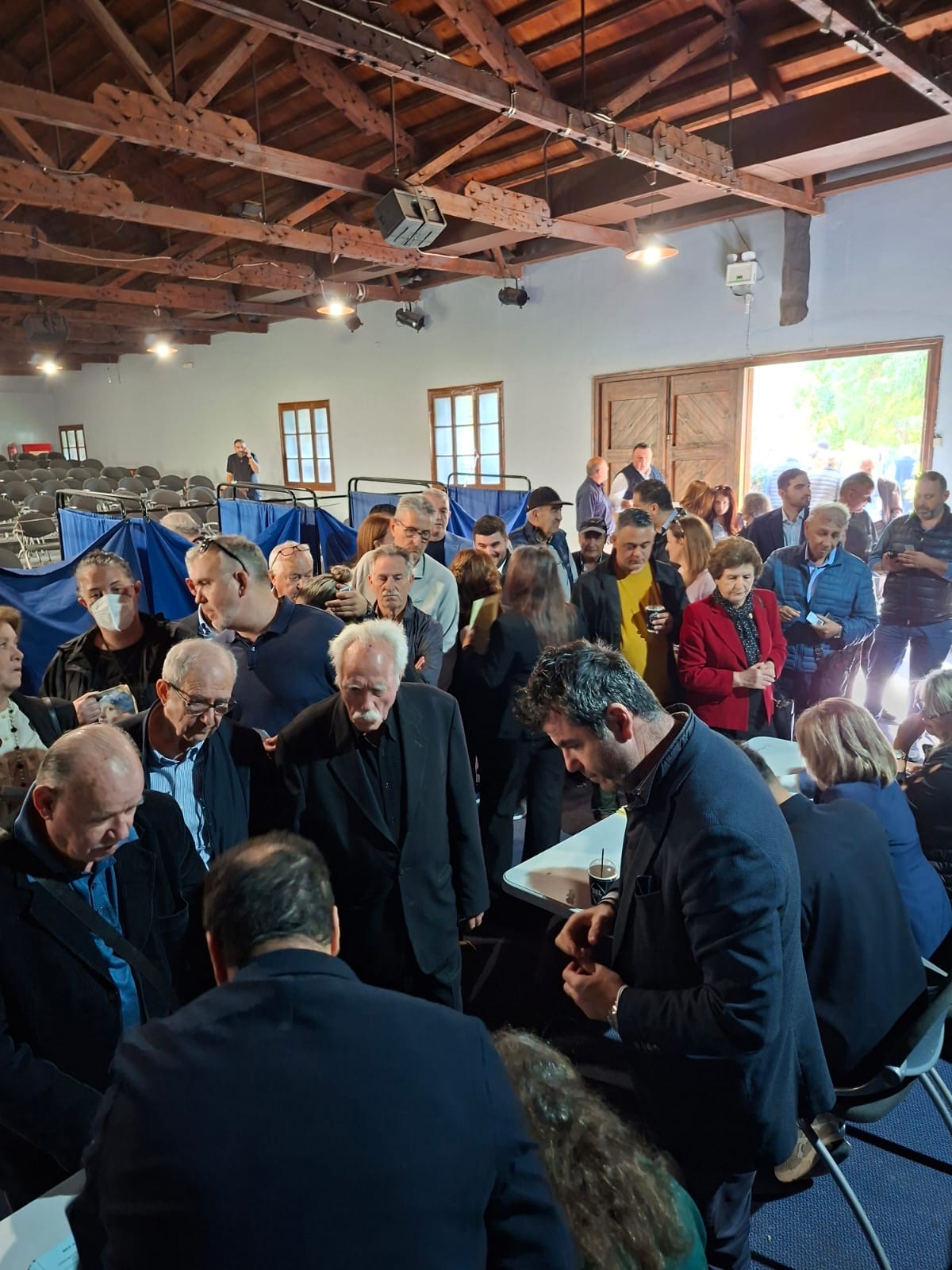 Νέα Δημοκρατία: Ομαλά προχωρά η ψηφοφορία για τις εσωκομματικές εκλογές - Υψηλή η συμμετοχή, αναφέρουν πηγές του κόμματος