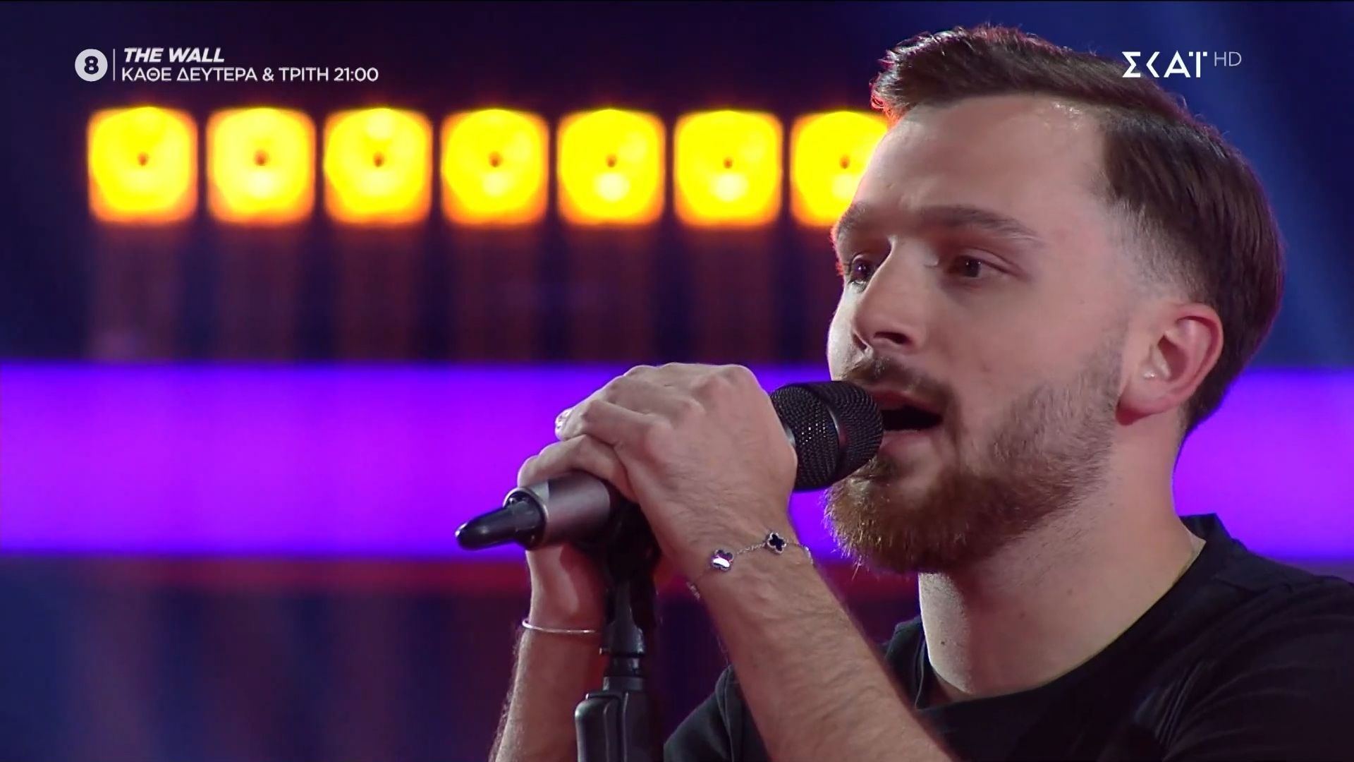 o-marios-eftase-vrachniasmenos-apo-tis-proves-sta-blind-kai-toy-kostise-1763237611